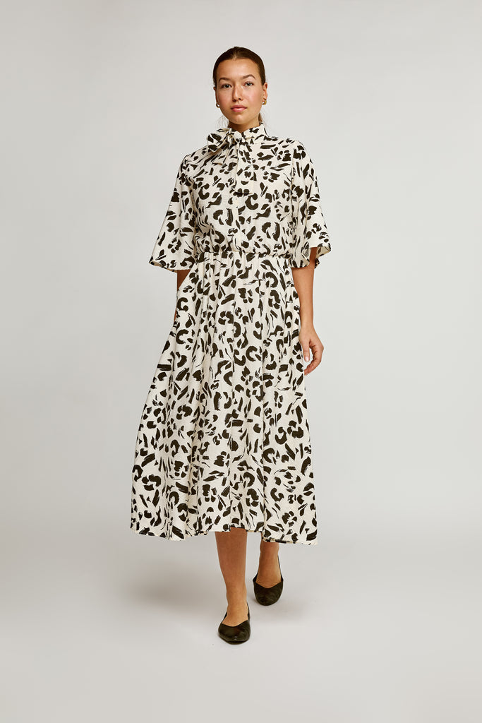 Comfortable designer dresses, made in Canada | Marigold Designer Montreal Marigold par Marilyne Baril Comfortable designer dresses, made in Canada | Marigold Designer Montreal Marigold par Marilyne Baril